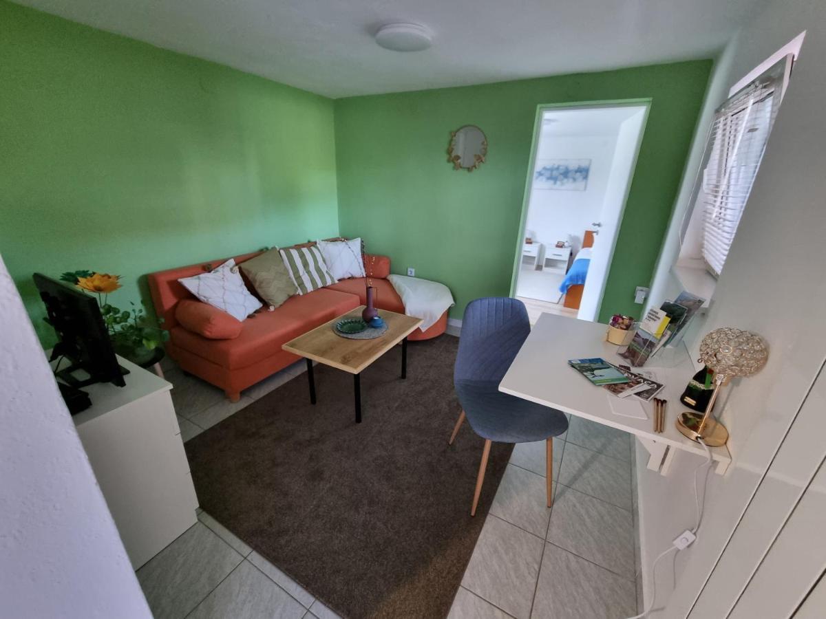 Studio Apartman Krosna Perusic 外观 照片