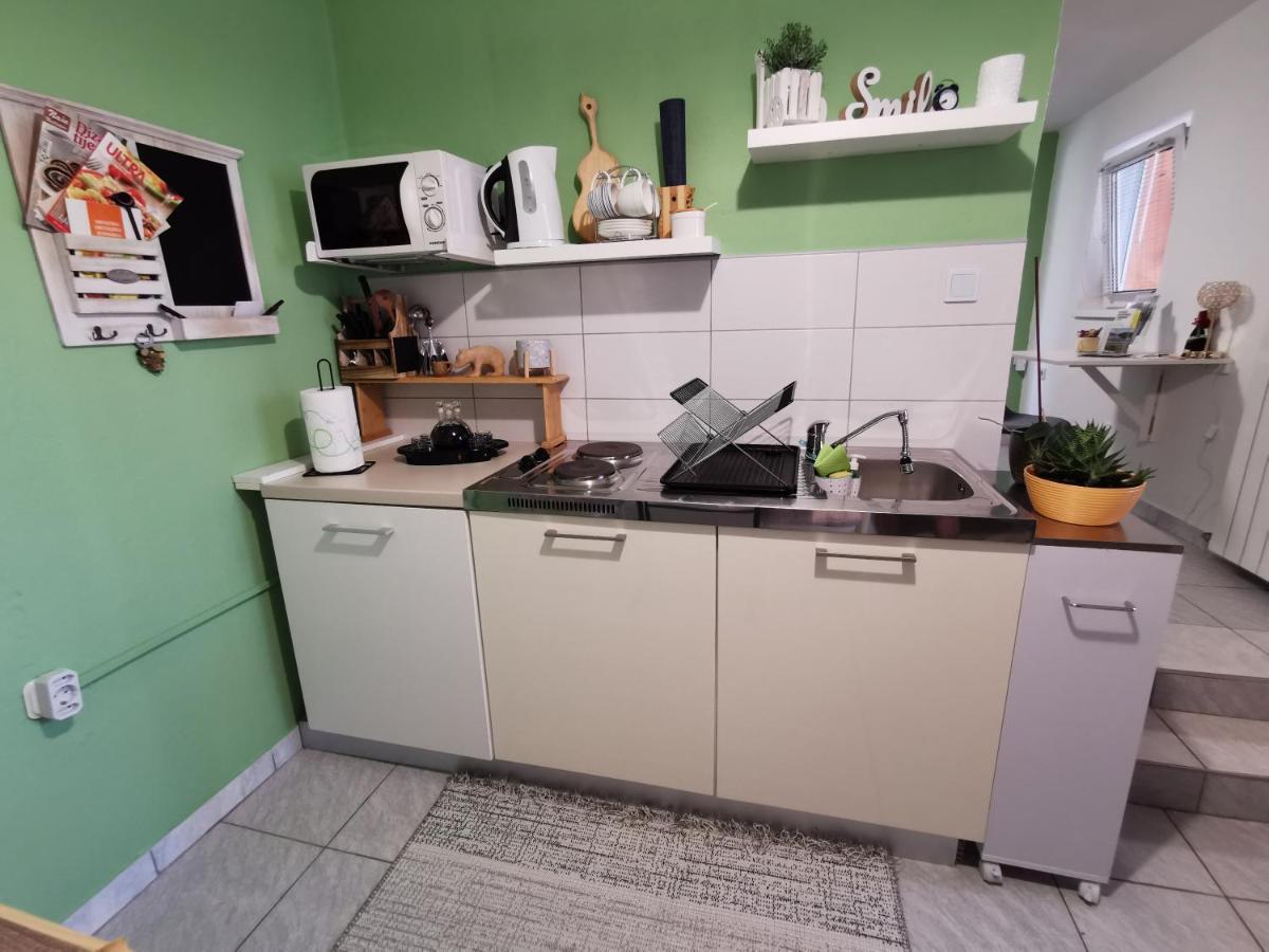 Studio Apartman Krosna Perusic 外观 照片