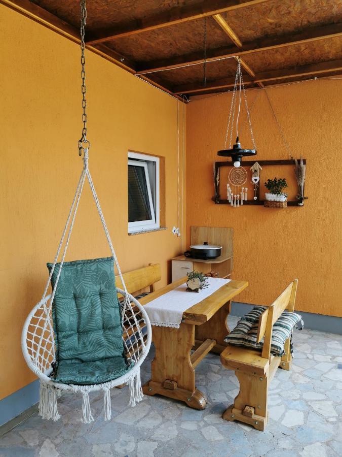 Studio Apartman Krosna Perusic 外观 照片