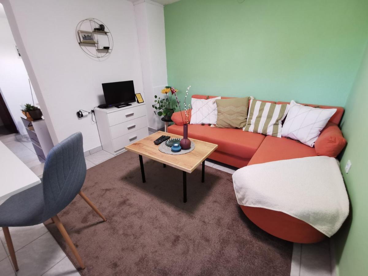 Studio Apartman Krosna Perusic 外观 照片