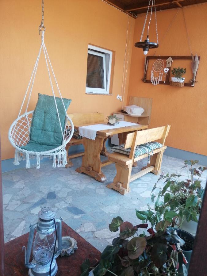 Studio Apartman Krosna Perusic 外观 照片