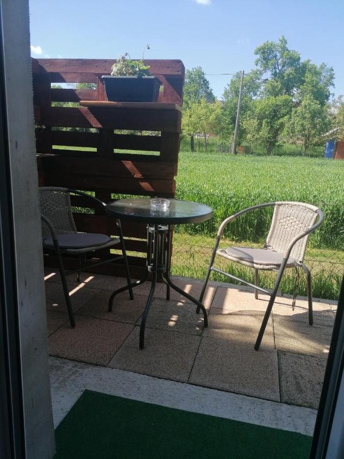 Studio Apartman Krosna Perusic 外观 照片