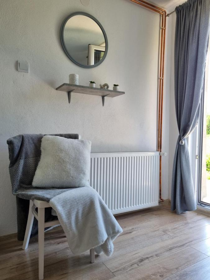 Studio Apartman Krosna Perusic 外观 照片