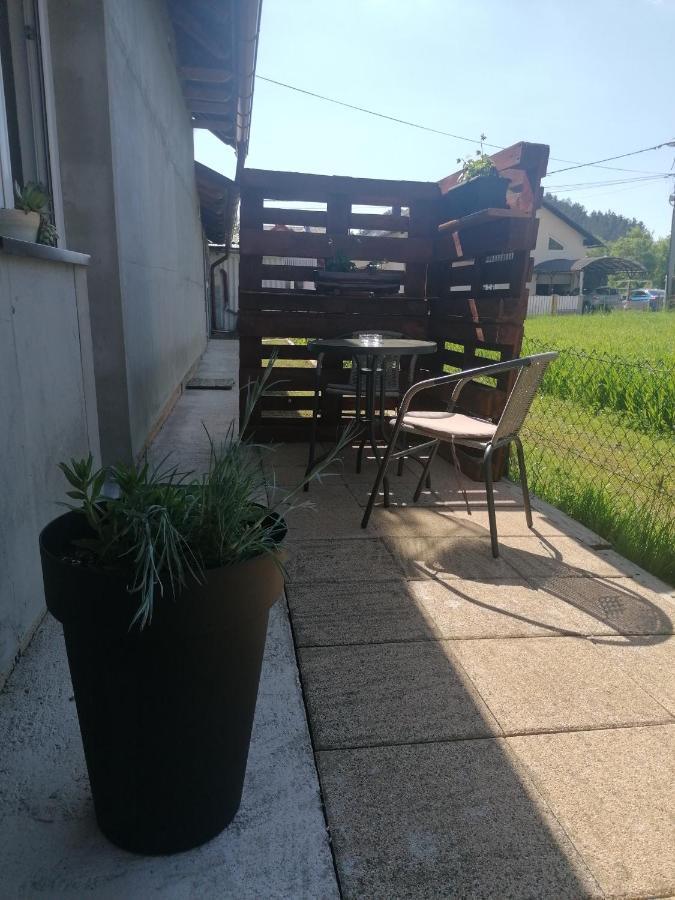 Studio Apartman Krosna Perusic 外观 照片